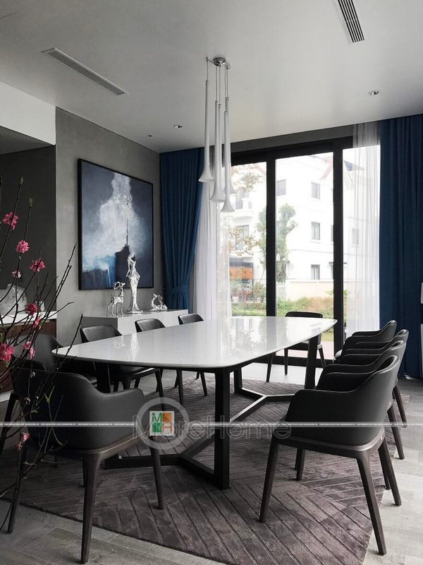 Việc thi công nội thất phòng ăn bằng gỗ tự nhiên cho biệt thự hiện đại Vinhomes Riverside đã được thực hiện.